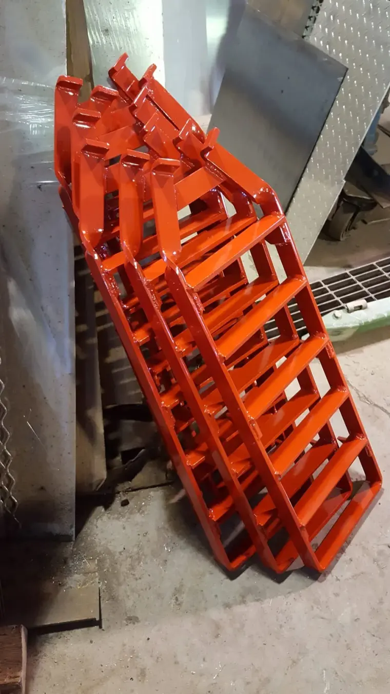 Grilles d’acier soudées, finition orange