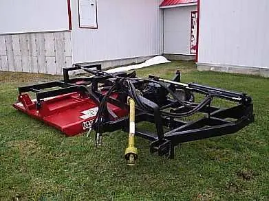 Faucheuse rotative : châssis d’acier et arbre de transmission