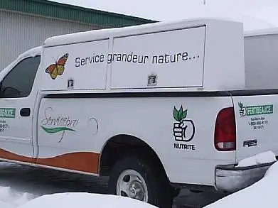 Caisse de service montée sur une camionnette