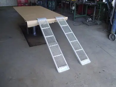 Rampes de chargement d’aluminium, surface antidérapante